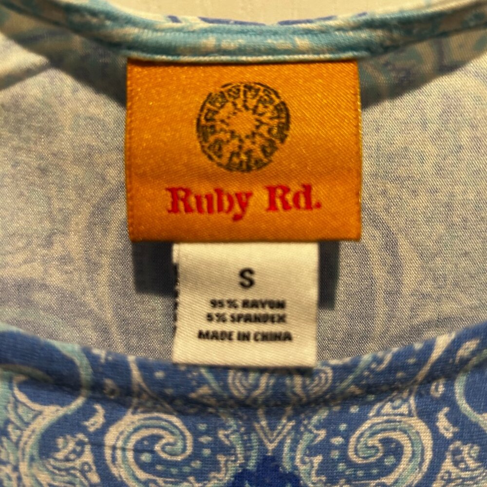 Ruby Rd. Blue Patterned Short Sleeve Top Size Small - Picture 2 of 3